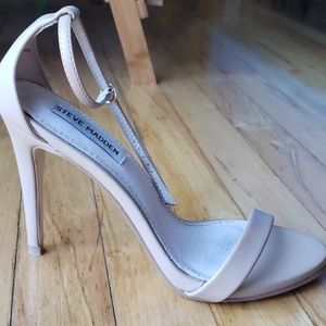 Steve Madden Nude Sandals 7.5